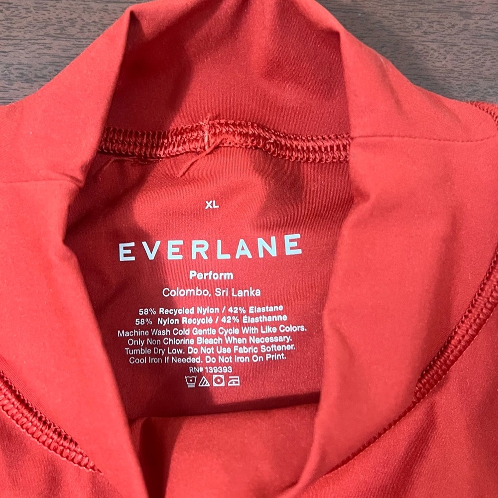 Everlane Vibrant Burnt Red Muscle Tee - Picture 2 of 4